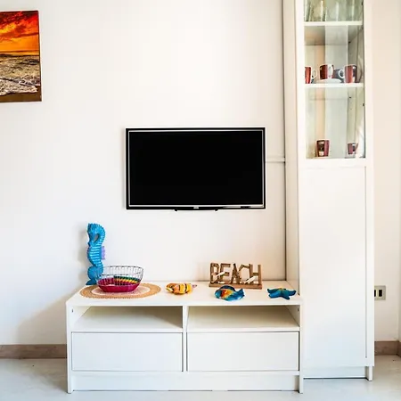 Lägenhet A Modern Flat A Stones Throw From The